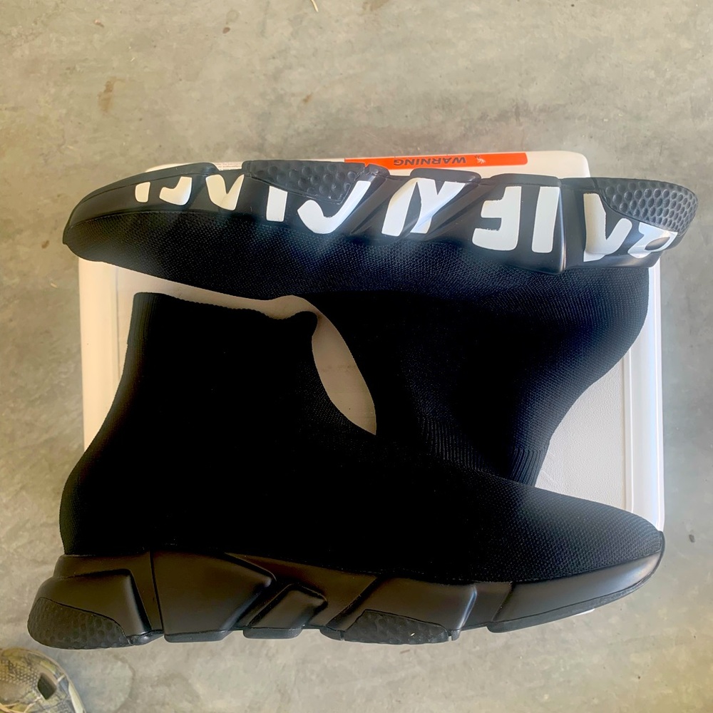 Balenciaga men speed trainers graffiti